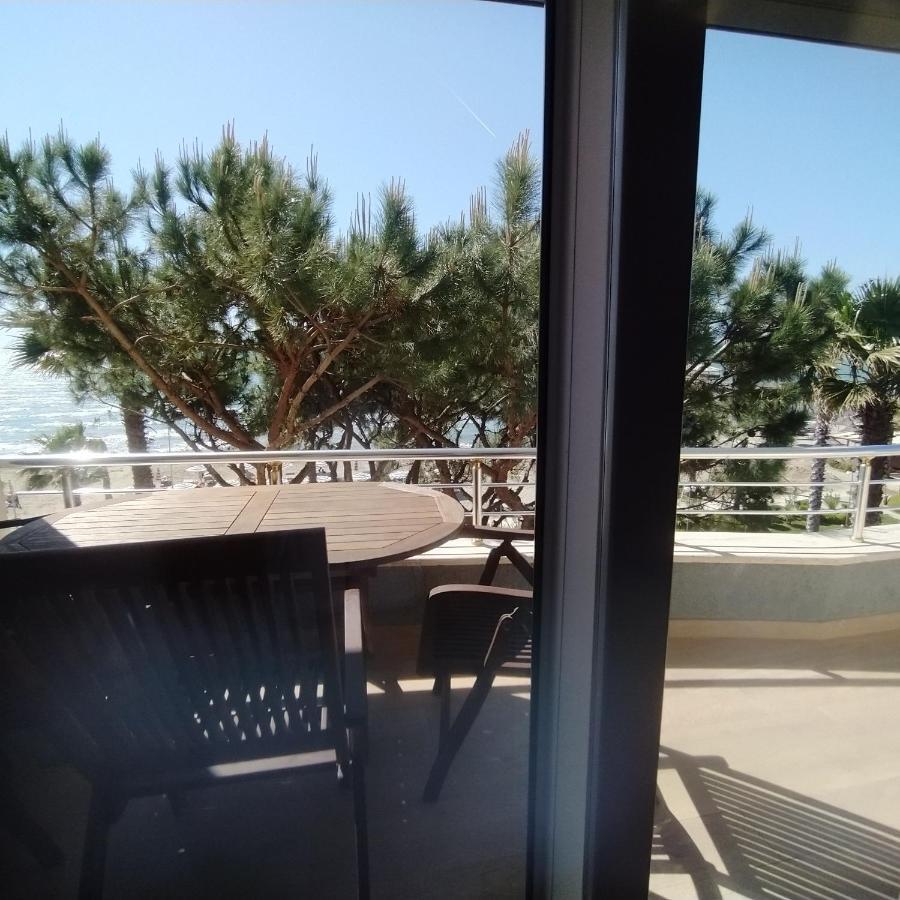 Mia'S Sea View Apartment Golem  Exterior photo